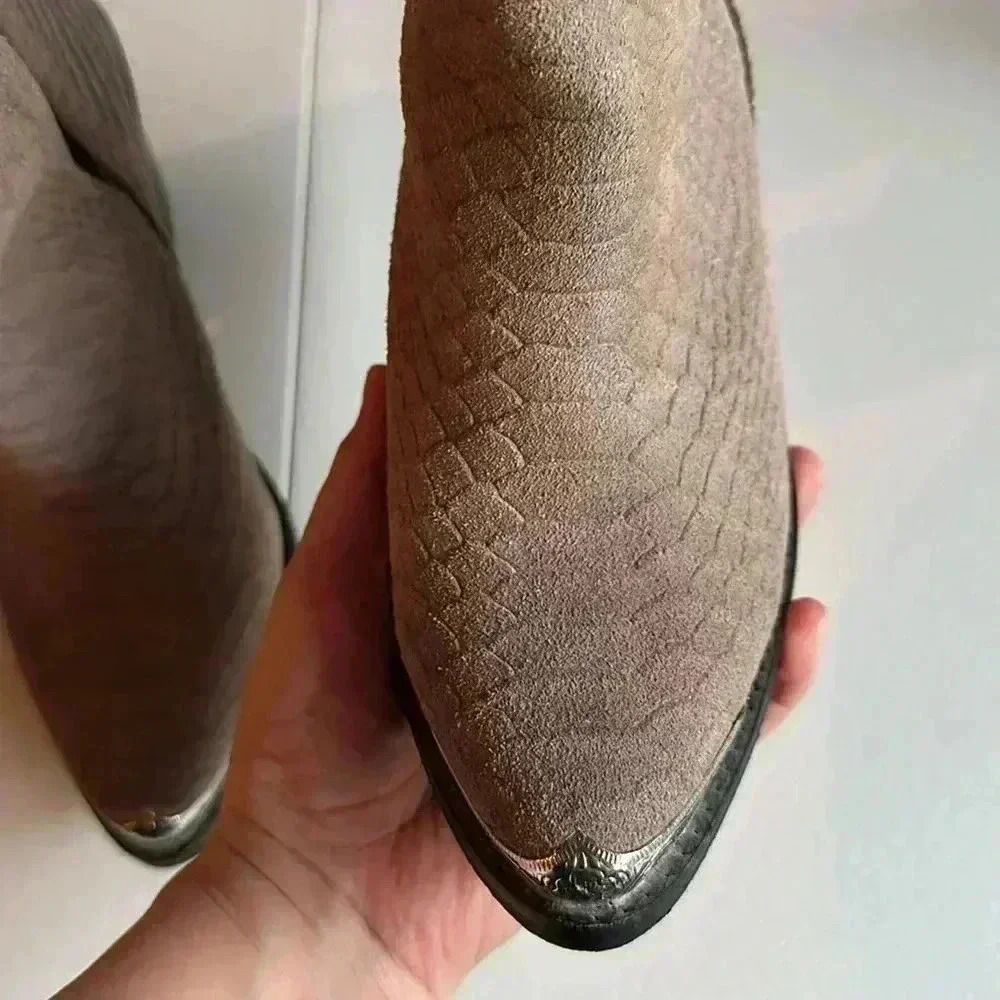 Jeffrey Campbell - Picture 7 of 10